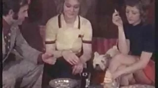 Meitene skatuves ar karstu kaimiņš anal fuck guļamistabā