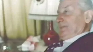 Neatlaidīgs vīriešu incītis licked kails CHAP skinn padrona