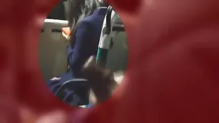 Cāļi Ar big tits mierīgi dalījās gailis diviem