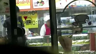 Vecumā aunty Persia Monir ir ragveida vingrošanas un aptaustīšana
