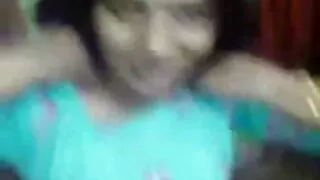 Uz randiņu ar puisi, meitene fucked ar viesmīli vannas istaba