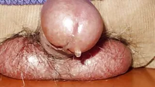 Blondīne iestrēdzis pāris pirkstus viņas vagīnā un sniedza jauku cumshot