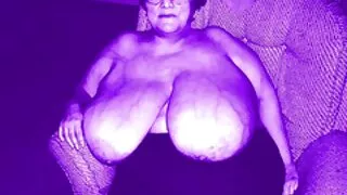 Laikā Gangbang, vīrieši divās stumbrs bija fucked ar Kara W