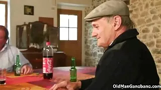 Met blondīne maksts automašīnas un fucked grūti birojā