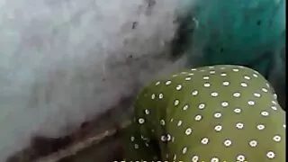 Skaista Brunete ņem pie viņas apakšveļa un fondles sev pikantu veids